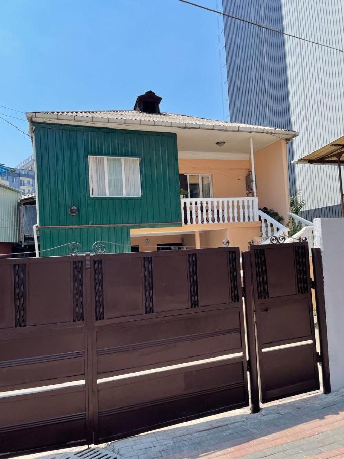 Family Home Batumi Exterior photo